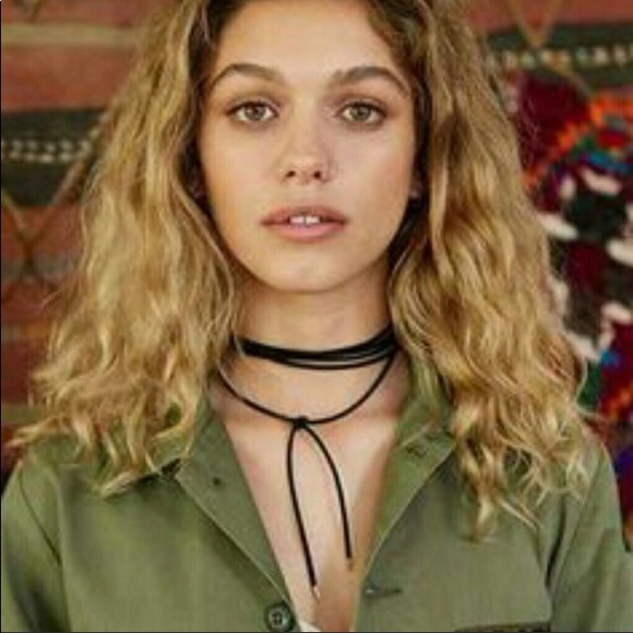 NIP Faux Suede Adjustable Wrap Choker - Picture 10 of 11